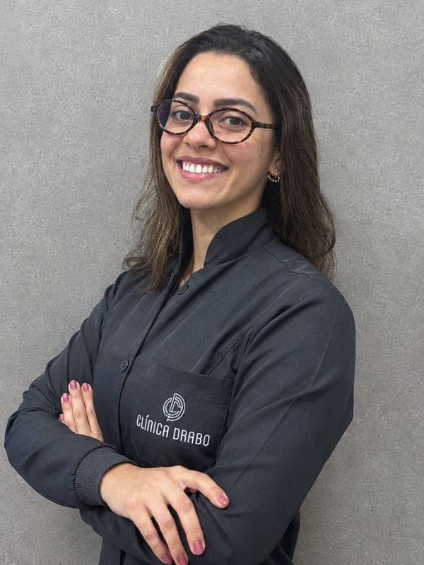 Karina Aparecida Francisco dos Santos, fisioterapeuta da Clínica Drago