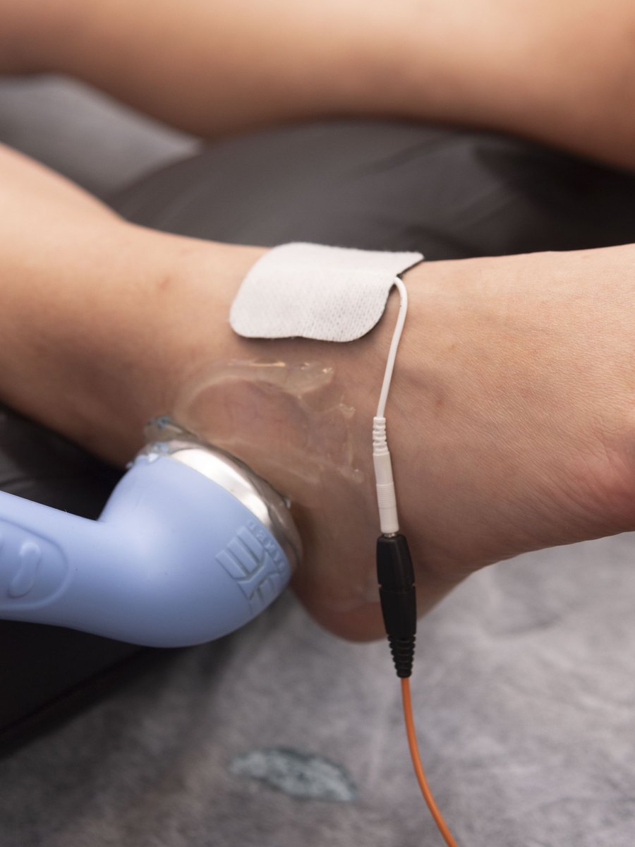Ultrassom terapêutico aplicado no tornozelo em reabilitação pós-operatória